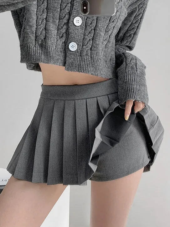 Spicy mini pleated skirt